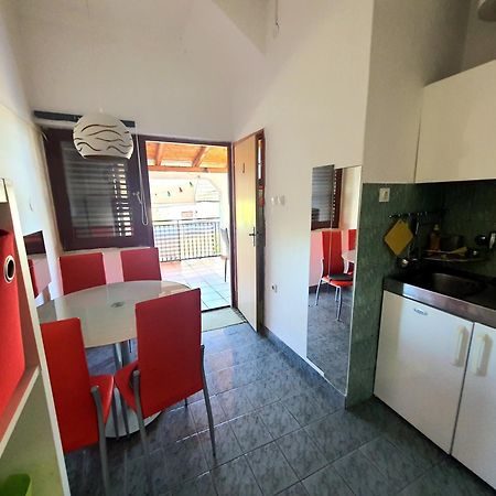 Unique Apartments Malinska Esterno foto